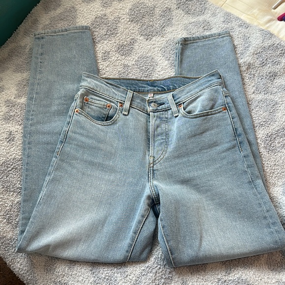 Levi’s - Picture 2 of 5